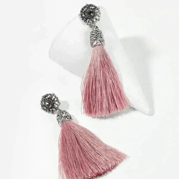 🆕Rhinestone Engraved Pink Tassel Drop Earrings🆕 - Picture 2 of 3